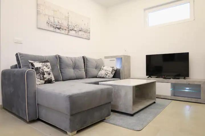Apartments R&M Tivat Exterior photo