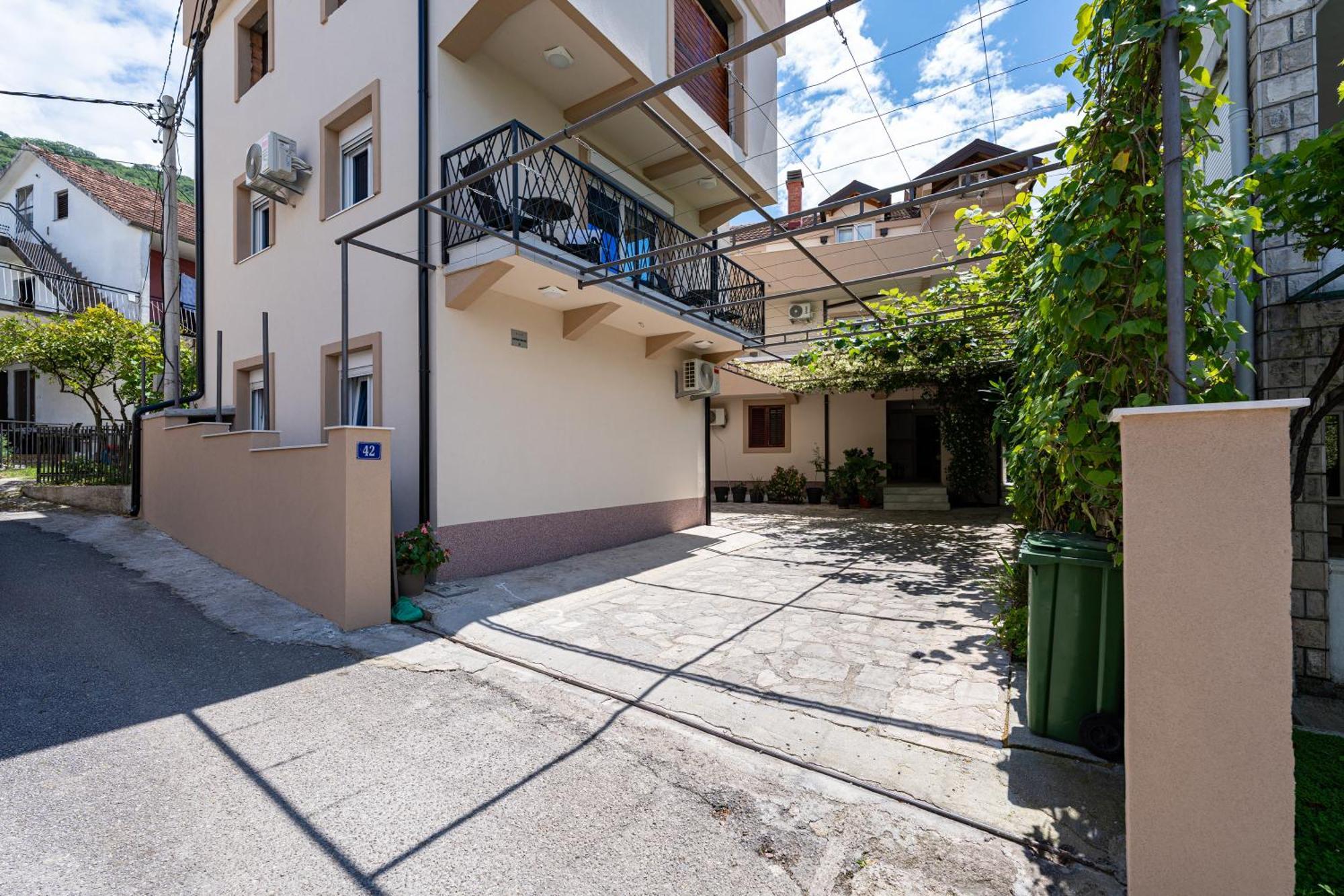 Apartments R&M Tivat Exterior photo