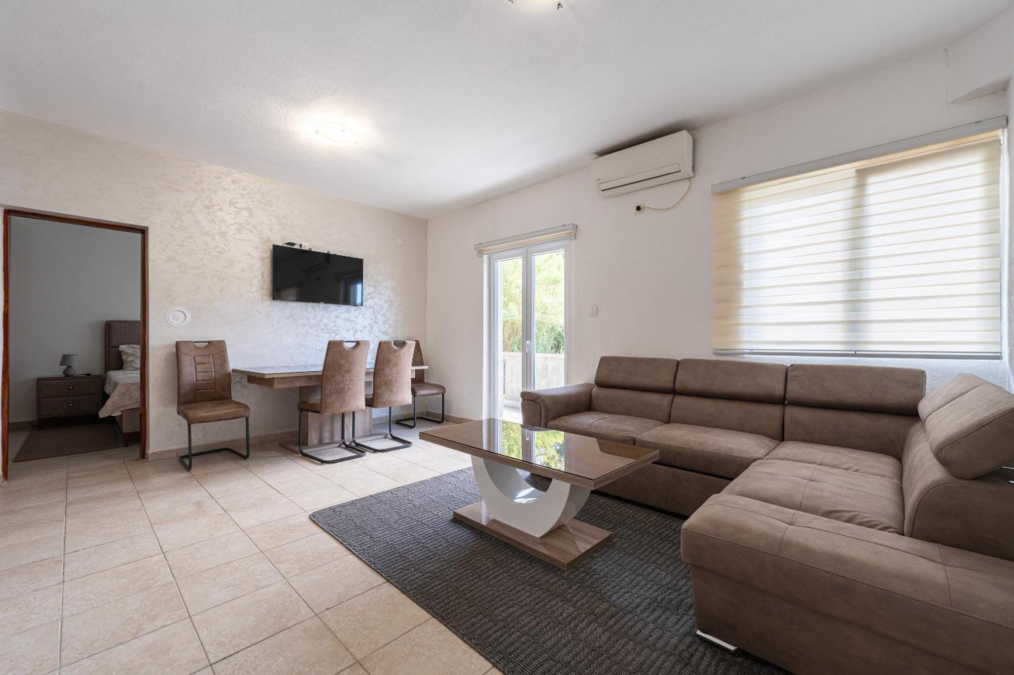 Apartments R&M Tivat Exterior photo